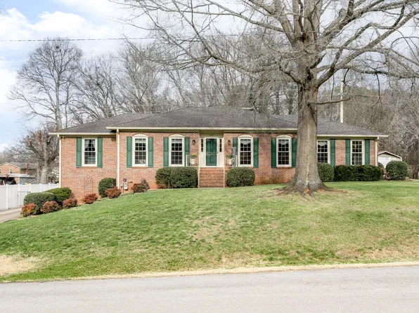 402 Hemingway Dr, Columbia, TN 38401