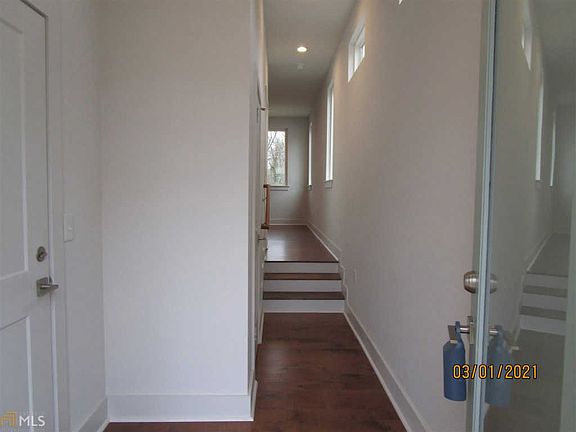 3rd image of 413 Bradford St #Na