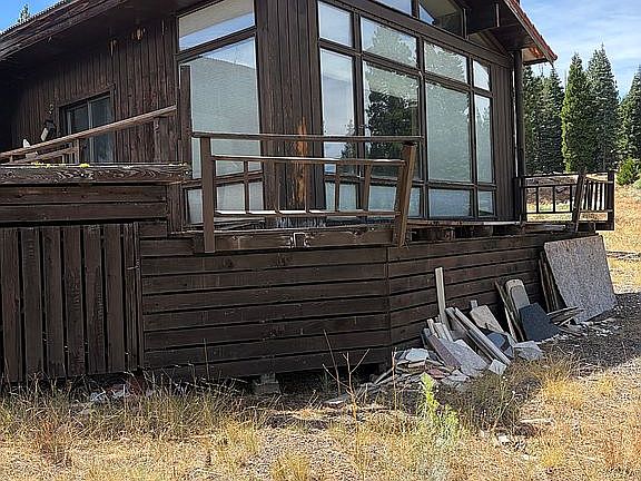 3rd image of 380 Silverado Rd