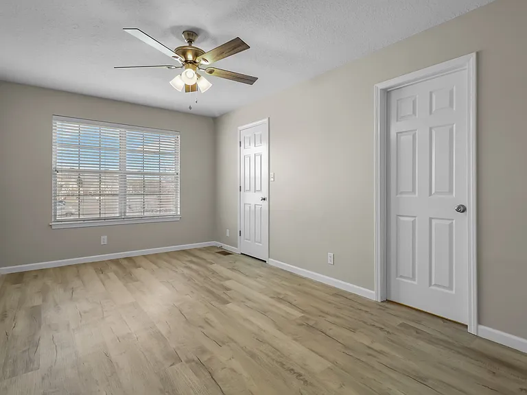 106 Alexander Blvd — Photo 16
