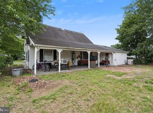 15 Barker Ln, Willingboro, NJ 08046