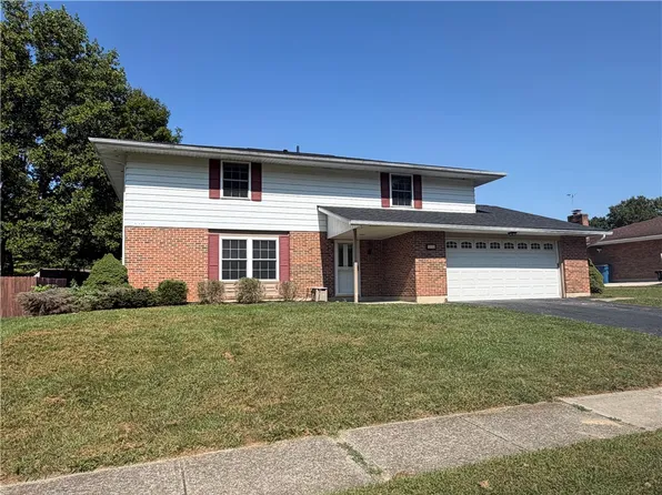 7221 Rustic Woods Dr, Dayton, OH 45424