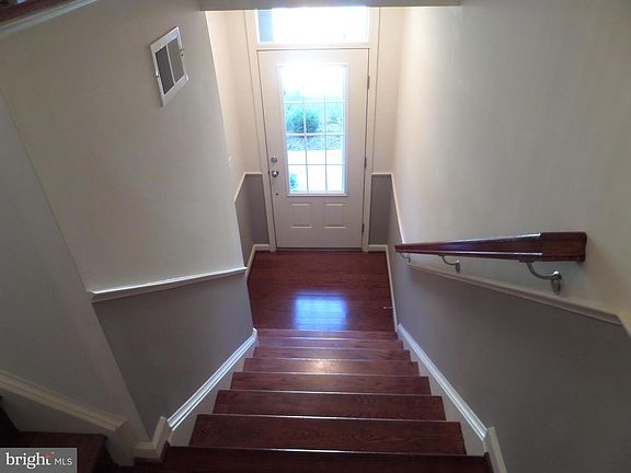 3rd image of 6679 Bartrams Forest Ln