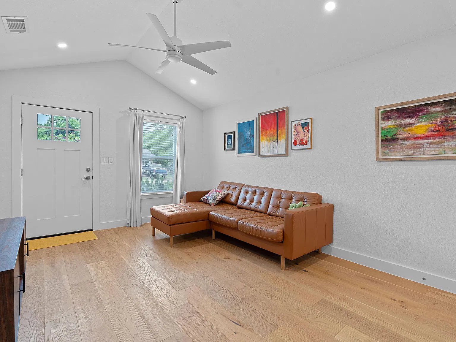 2 bed, 1120 sqft, $2,500 — Photo 4