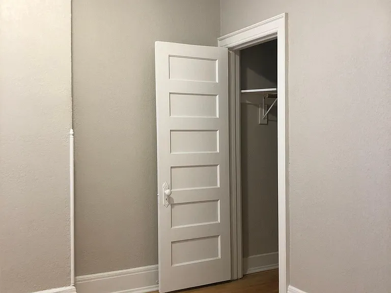 2860 N Oakland Ave #3 — Photo 15