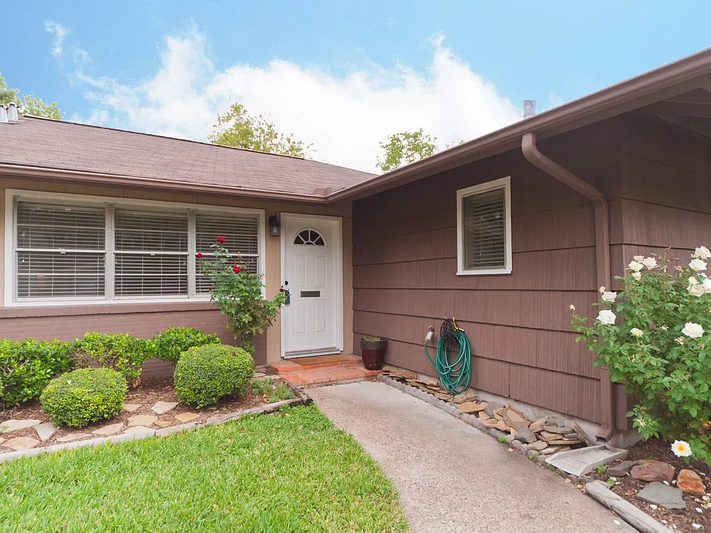 3 bed, 2.0 bath, 1475 sqft, $2,450 — Photo 3