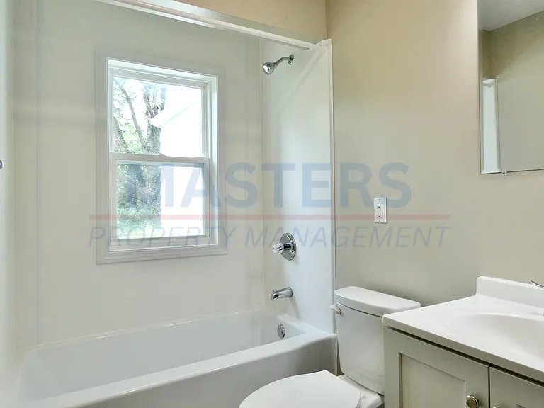 5133 Adella St — Photo 16