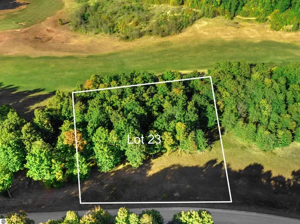 23 Heather Ridge Trl, Beulah, MI 49617