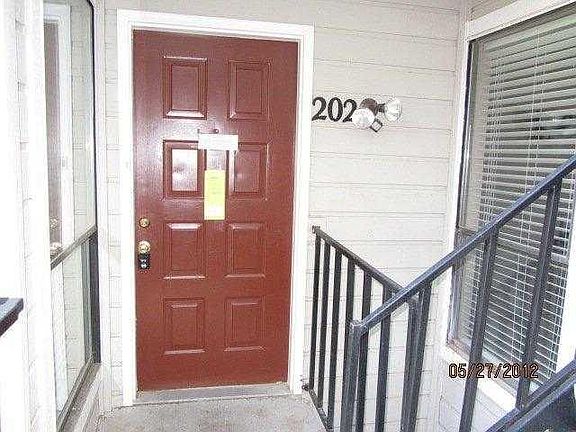 2nd image of 11530 N May Ave APT 202D