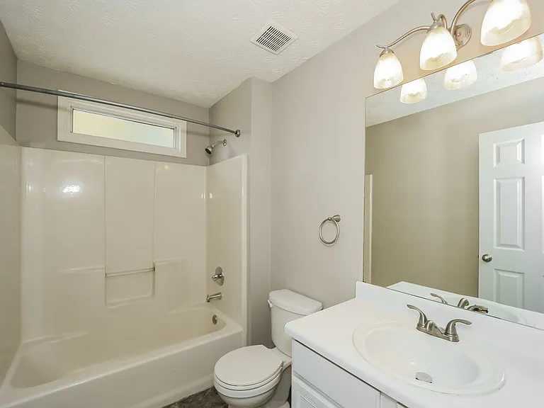 375 Birchmere Close SW — Photo 16