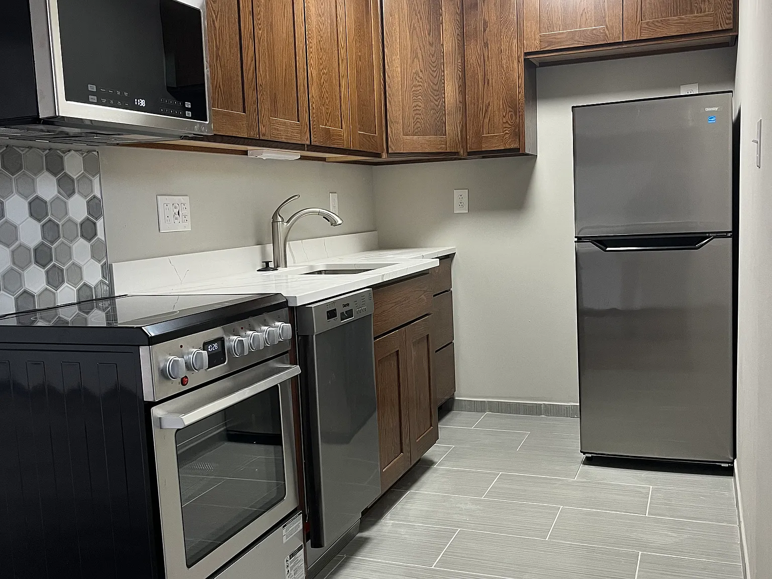 2 bed, 800 sqft, $800 — Photo 3