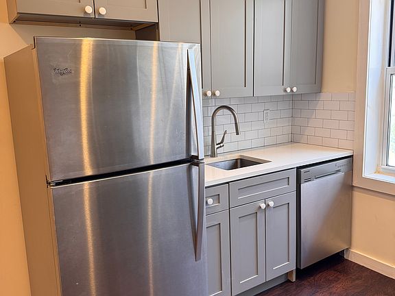 2nd image of 3115 21st Ave APT 1L