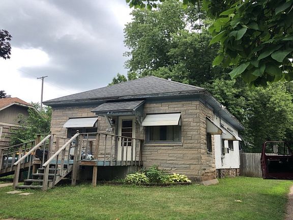 2nd image of 276 McKinley Ave N