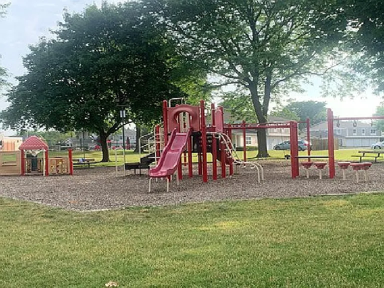 761 Harms Ct — Photo 14