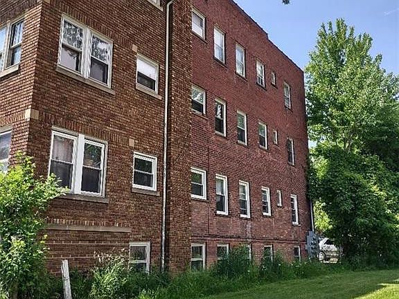 2nd image of 428 Machen St