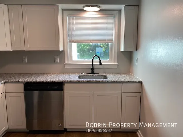 1504 Claiborne St — Photo 16