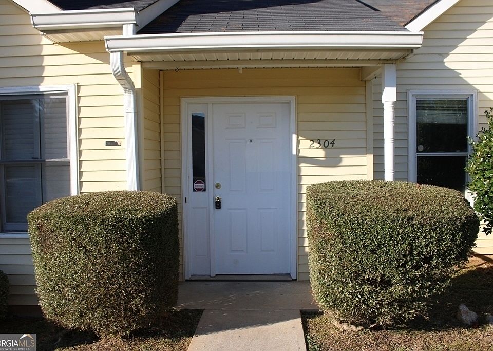 1st image of 2304 Wellington Cir
