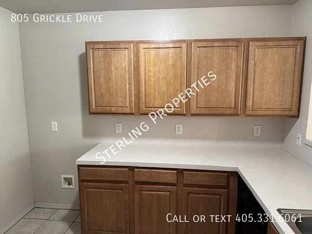 805 Grickle Dr — Photo 9
