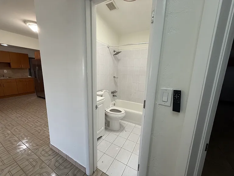 2nd Full Bathroom