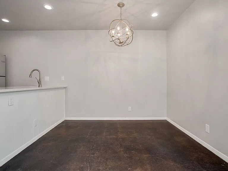 2300 Trailside Drive — Photo 31