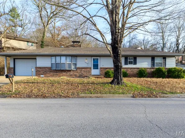 1401 Hull Valley Dr, Waynesville, MO 65583