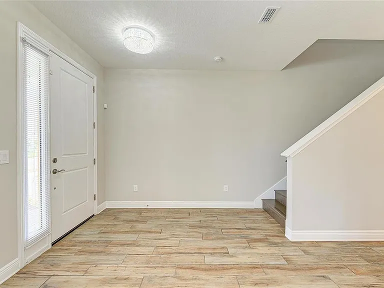 4745 Antrim Dr — Photo 17