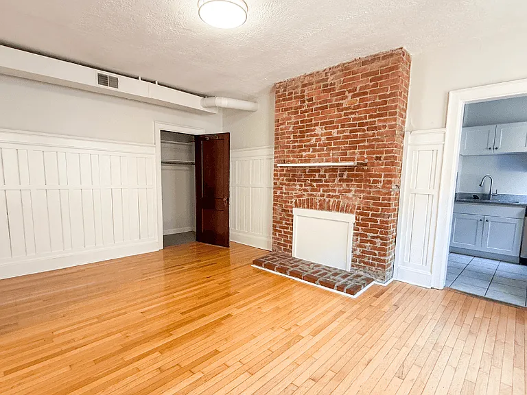 5754 Howe St — Photo 24