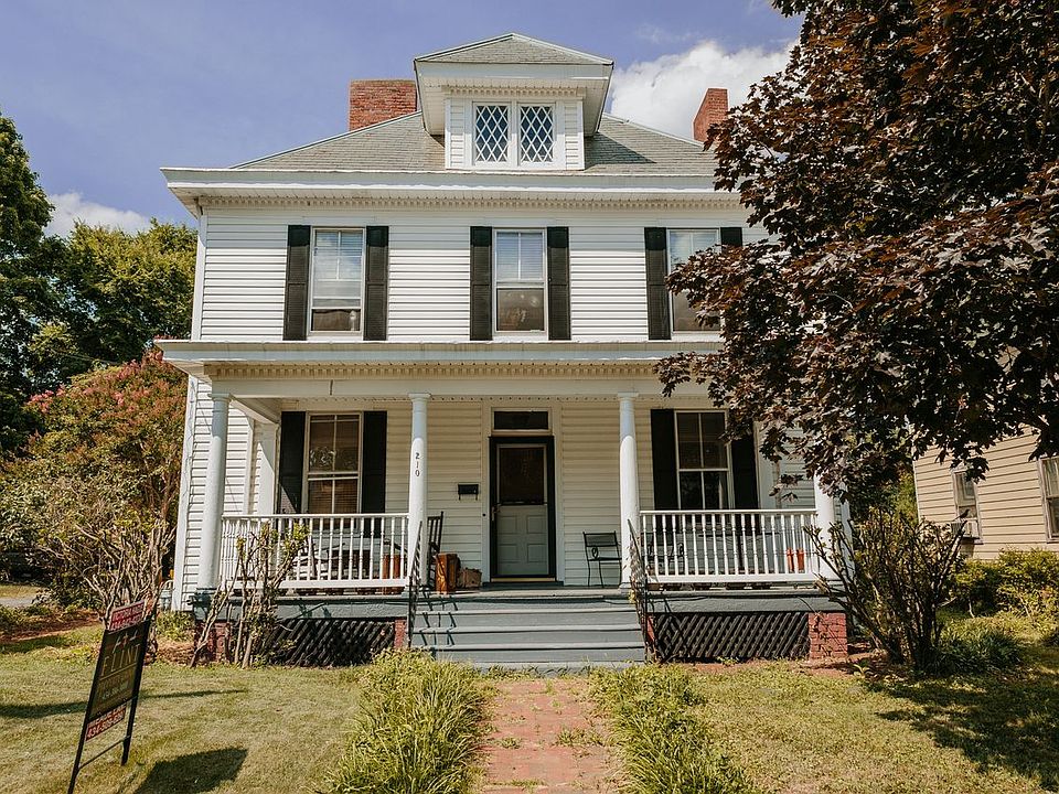 1st image of 210 Cleveland Ave