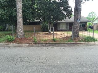 405 E Gaywood St, Columbus, MS 39702