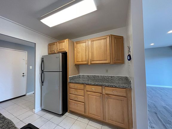 5th image of 3100 S Manchester St APT 408