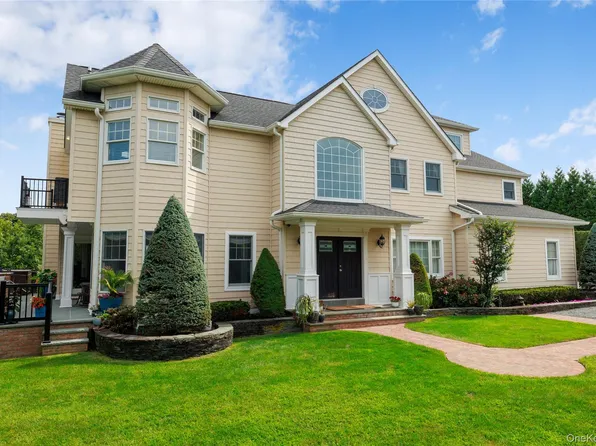547 Shore Drive, Oakdale, NY 11769