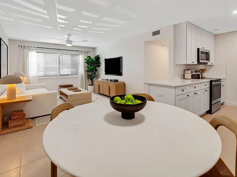 Innovo Living Hyde Park- Palma Ceia — Photo 6