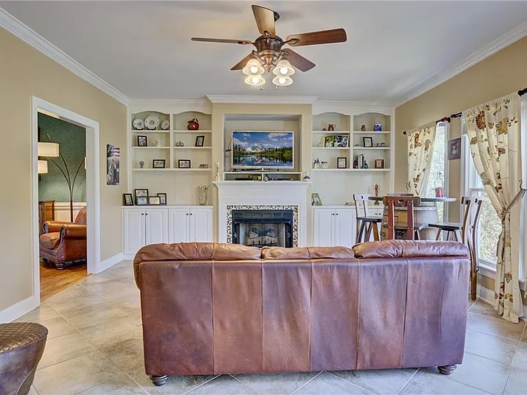12325 Six Ponds Ln — Photo 24
