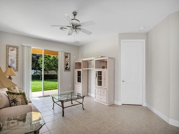 4th image of 6345 Oxford Cir Unit 101A