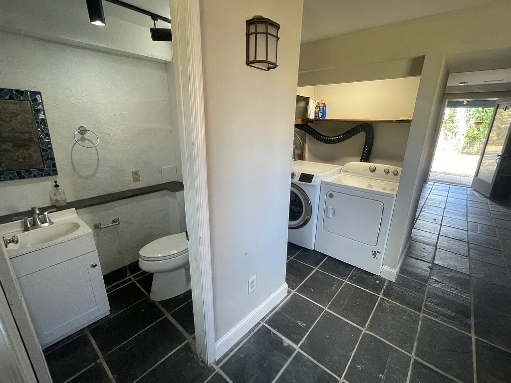 4 bed, 1.5 bath, 1738 sqft, $3,095 — Photo 4
