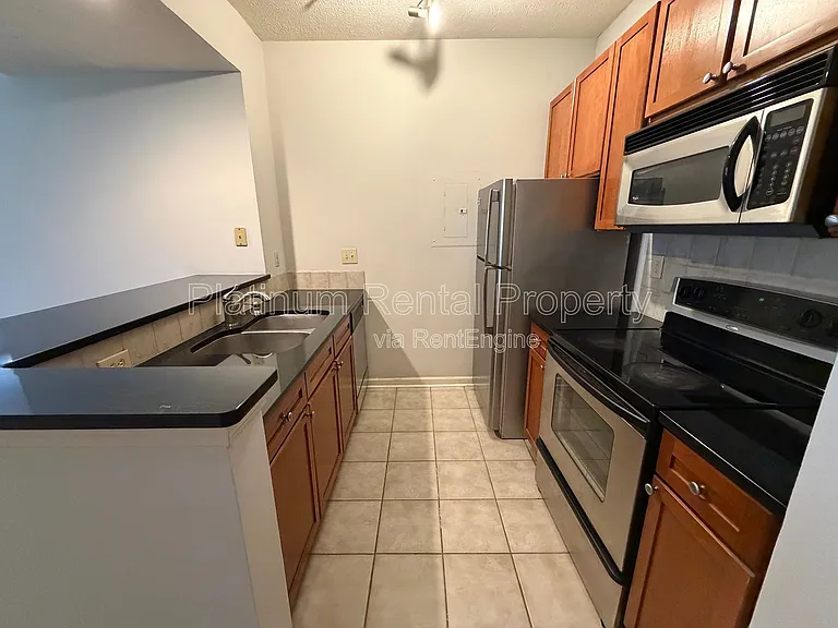 1250 Parkwood Cir SE #1313 — Photo 4