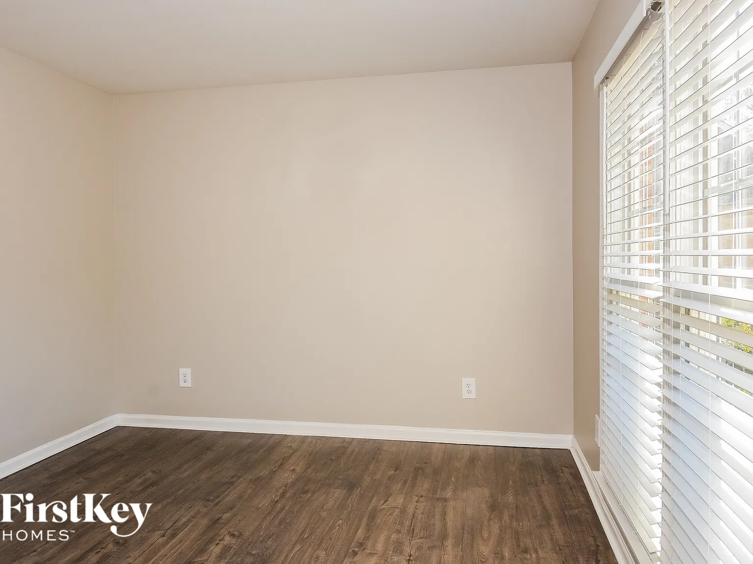 4 bed, 2.5 bath, 2338 sqft, $2,530 — Photo 3
