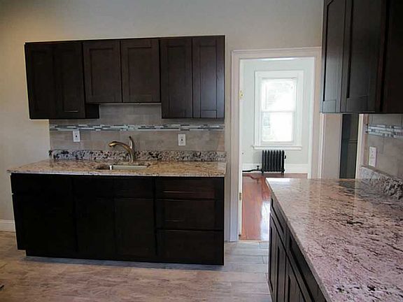 3rd image of 136 Sorrento St