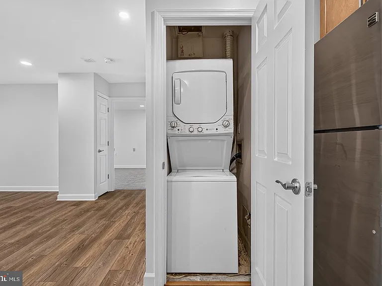 100 Harborview Dr #411 — Photo 20