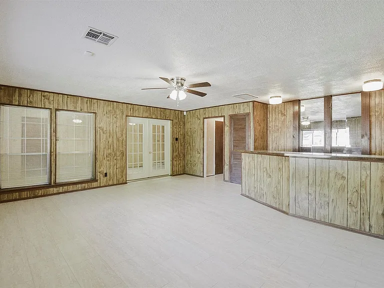 13915 Roundstone Ln — Photo 21