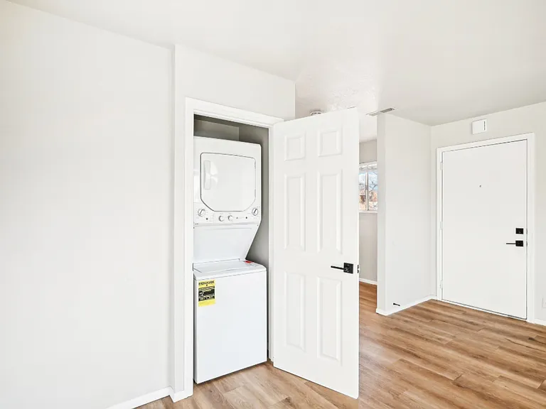 350 S Elizabeth St #15 — Photo 9
