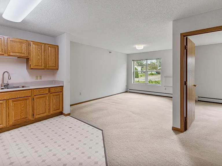 Kenyon Garden Apartments — Photo 3