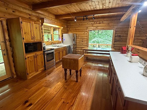 3rd image of 290 Charlie Turner Dr