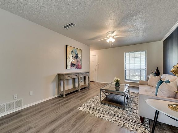 4th image of 830 Stanford Dr