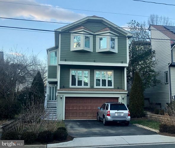 1st image of 307 N West St