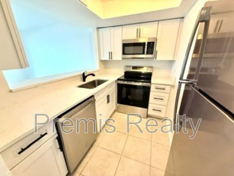 333 Island Way #1 — Photo 15