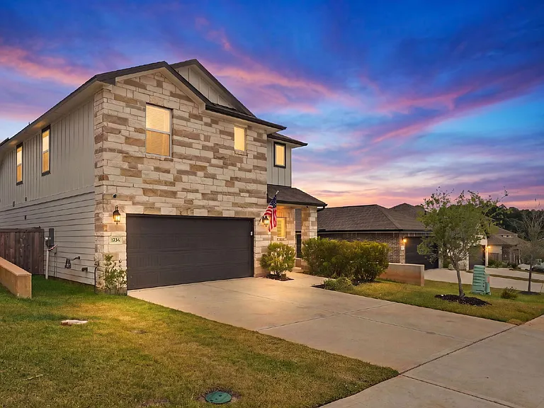 1734 Cayden Oak Ln — Photo 1