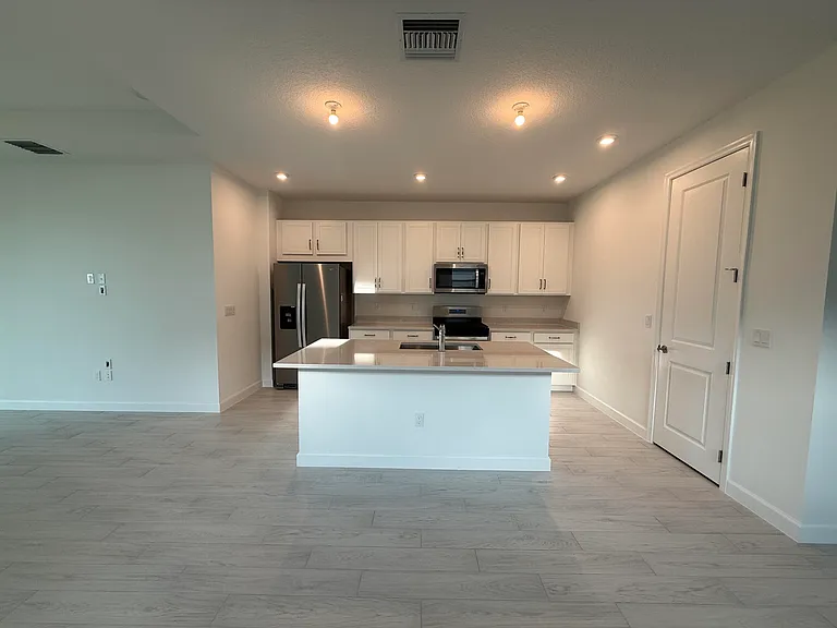 9563 SW Indra Way — Photo 5