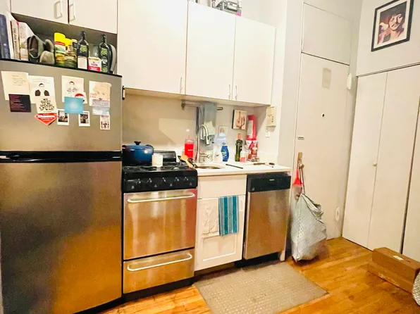 319 East 91st Street image 1 of 10