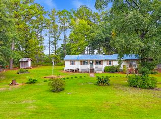1565 Lake Dr, Screven, GA 31560